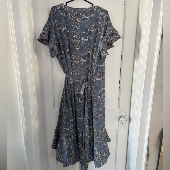 Max Studio Blue Floral Faux Wrap Midi Dress Ruffle Sleeve Plus Size 1X - Picture 3 of 4